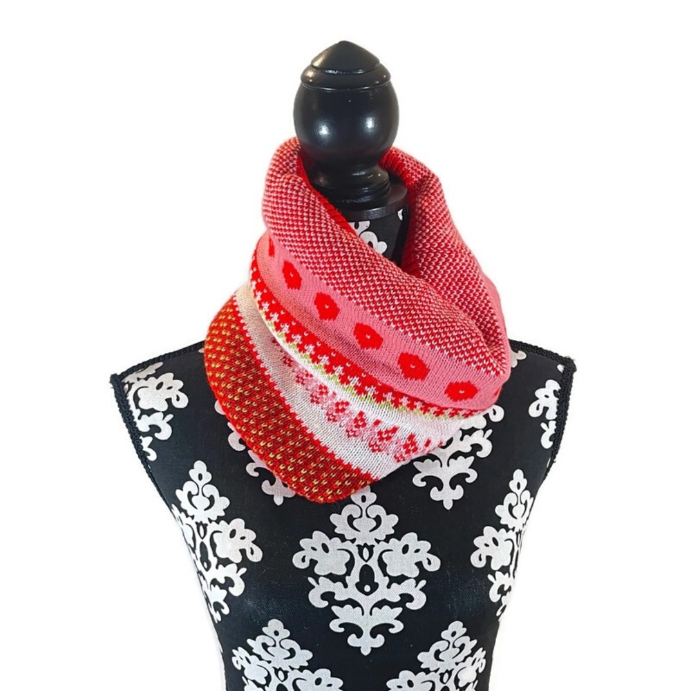 NWOT Fair Isle Red/White and Green Floral Print Cowl Neck Knit Scarf